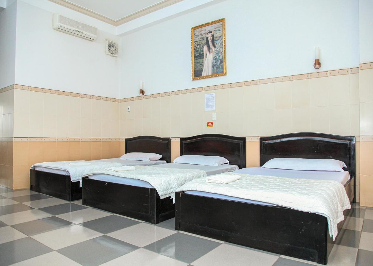 Khach San Hong Kong Hotel บวนมาถวต ภายนอก รูปภาพ
