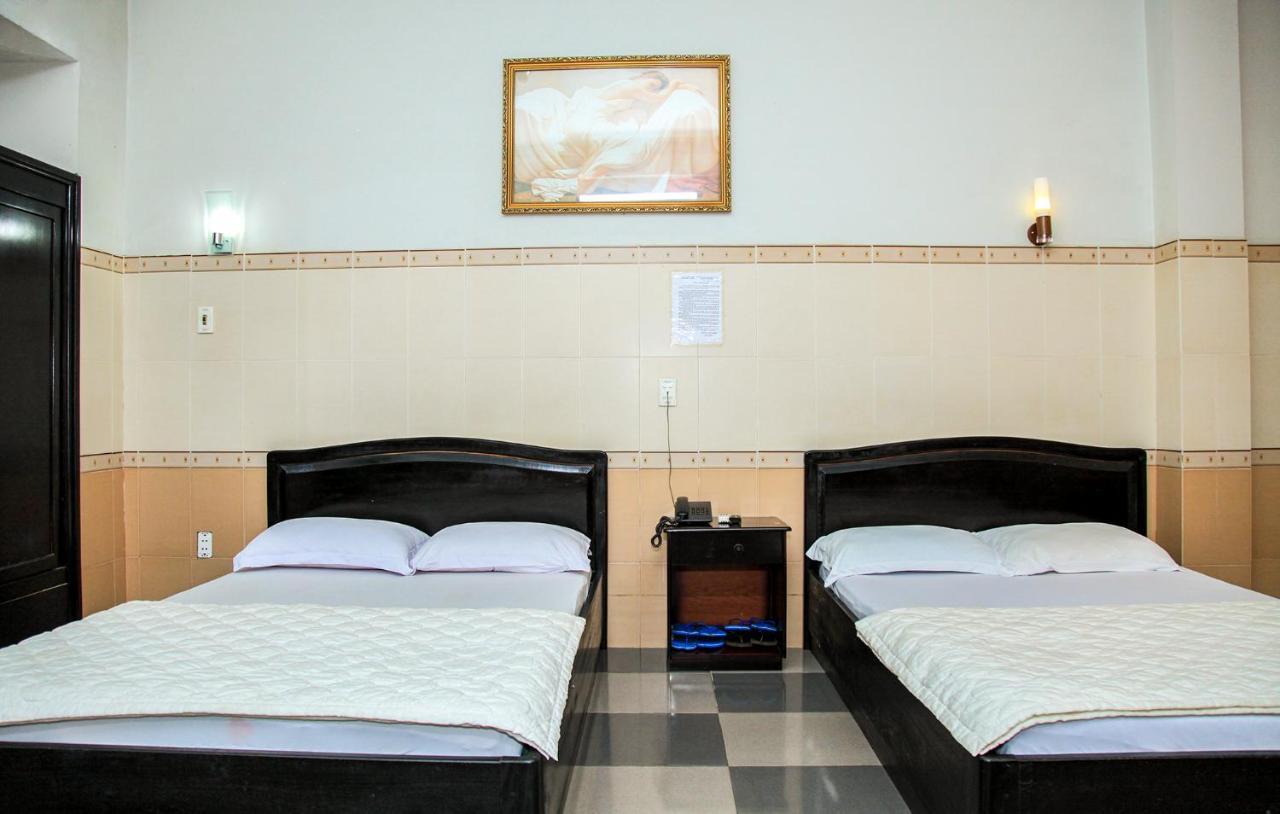 Khach San Hong Kong Hotel บวนมาถวต ภายนอก รูปภาพ