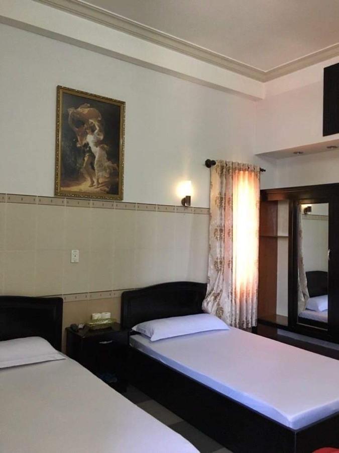 Khach San Hong Kong Hotel บวนมาถวต ภายนอก รูปภาพ